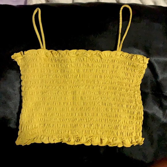 ❌SOLD❌Yellow/Mustard Scrunched Ruffled Cropped Tank Top - Picture 2 of 2